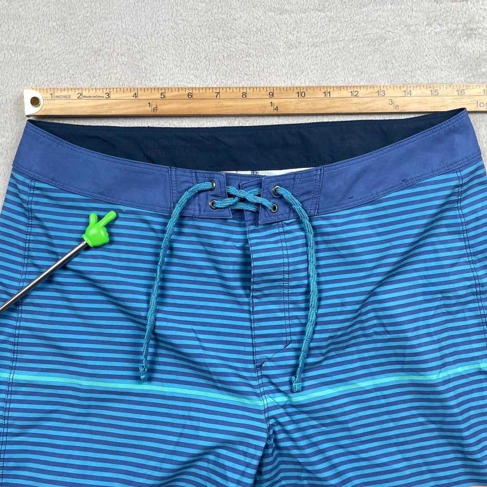 Patagonia Hydropeak Boardshorts Mens Size 32 Blue Striped Swim Trunks 7" - Picture 3 of 9